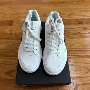 On THE ROGER Centre Court Tennis Sneaker Size 6.5